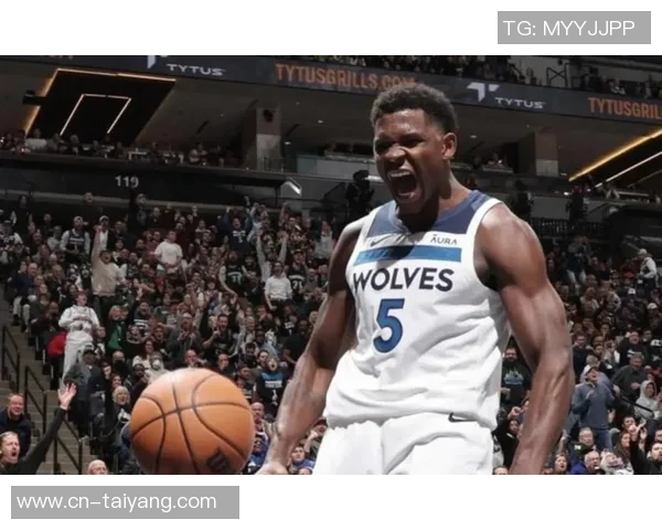 爱德华兹首节狂砍14分半场高效9中7三分命中2记助攻4次表现抢眼 爱德华兹首节狂砍14分半场高效9中7三分命中2记助攻4次表现抢眼